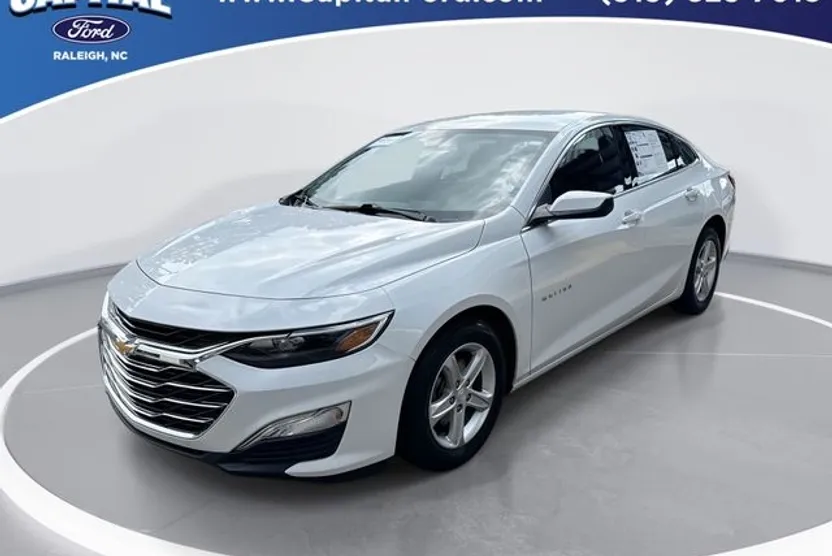 2023 Chevrolet Malibu LS photo 1