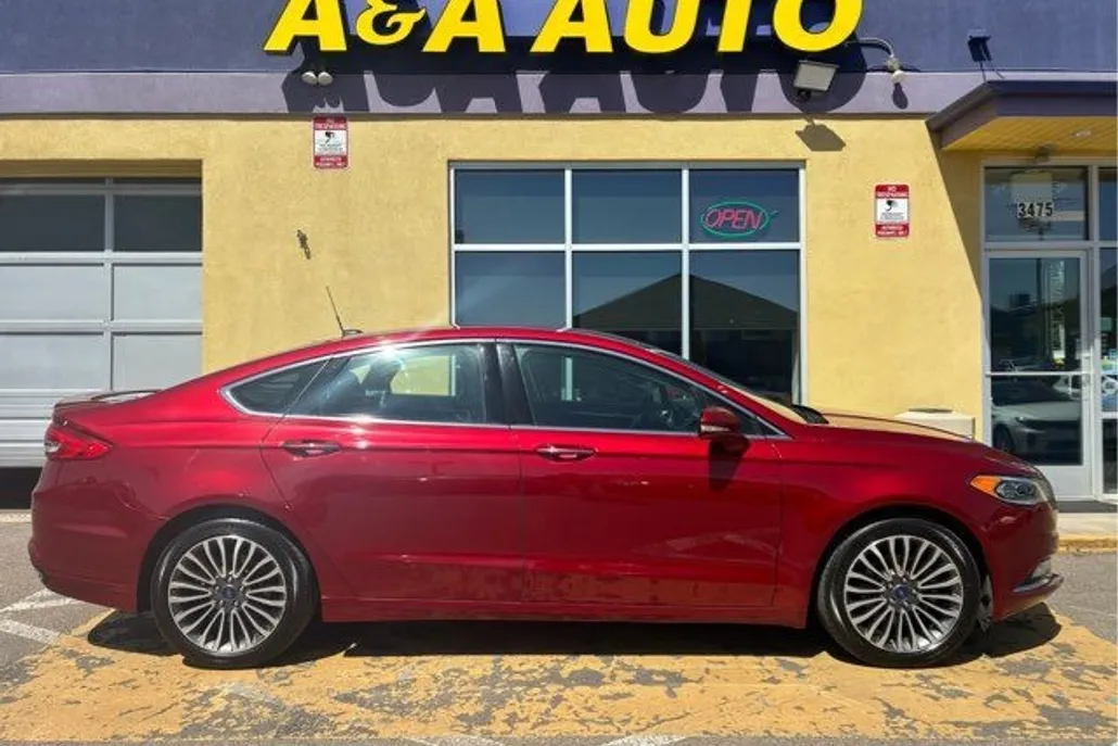 2017 Ford Fusion Titanium photo 1