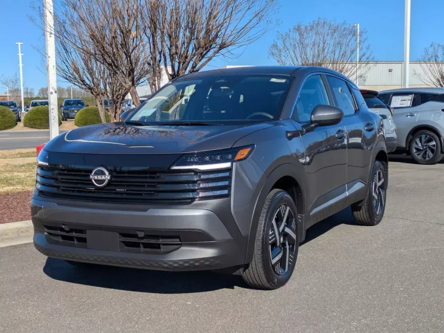 2025 Nissan Kicks SV photo 1