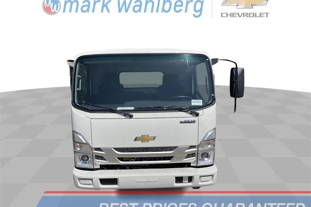 2024 Chevrolet Silverado photo 1