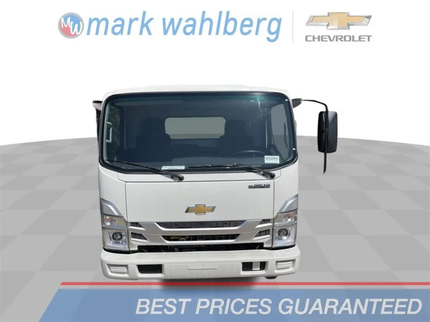 2024 Chevrolet Silverado photo 1