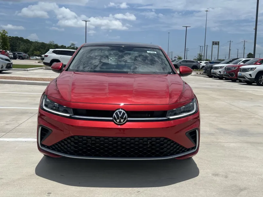 2025 Volkswagen Jetta SE photo 1