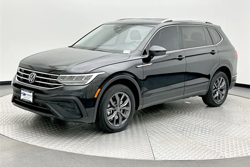 2022 Volkswagen Tiguan SE photo 1