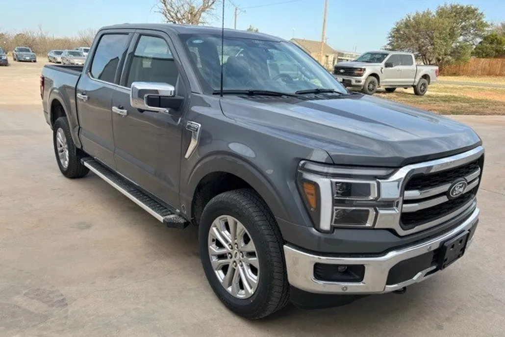 2025 Ford F-150 Lariat photo 1