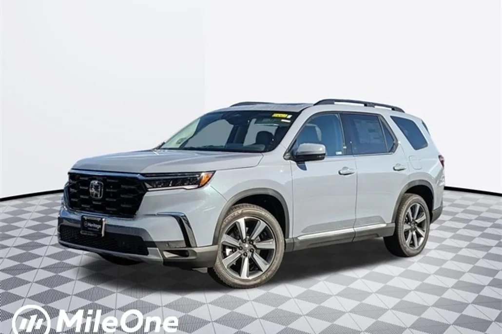 2025 Honda Pilot Touring photo 1