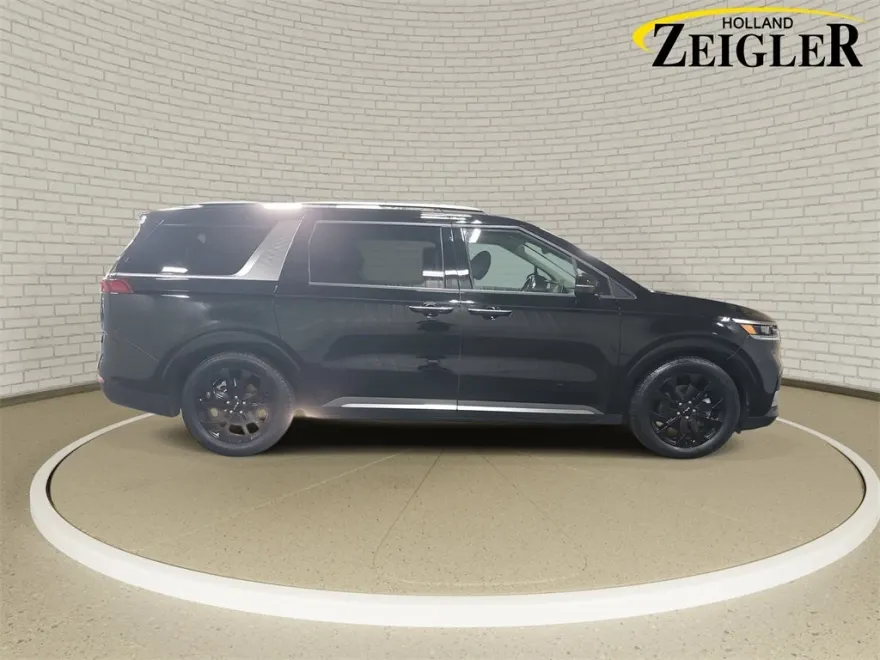 2024 Kia Carnival SX Prestige photo 1