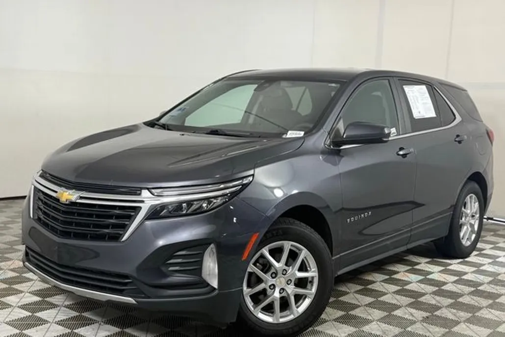 2022 Chevrolet Equinox LT photo 1