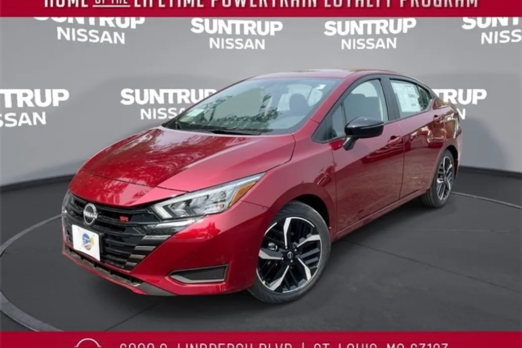 2025 Nissan Versa 1.6 SR photo 1