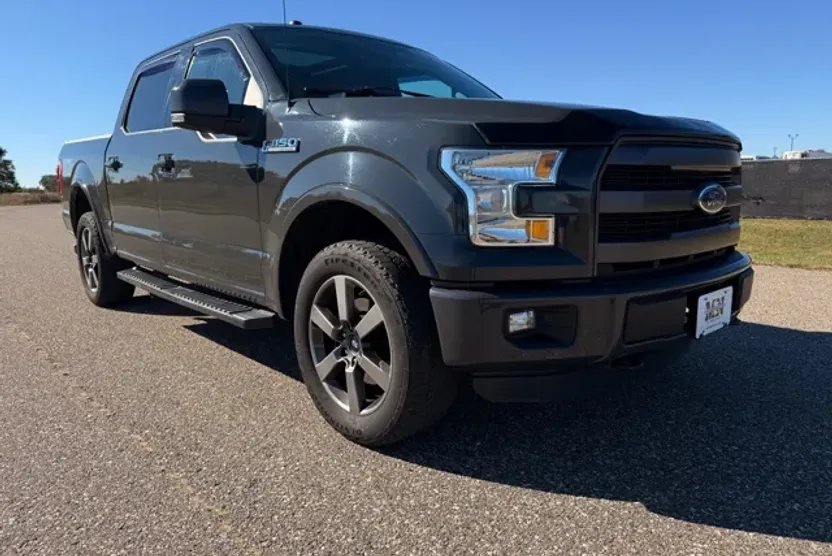 2016 Ford F-150 Lariat photo 1