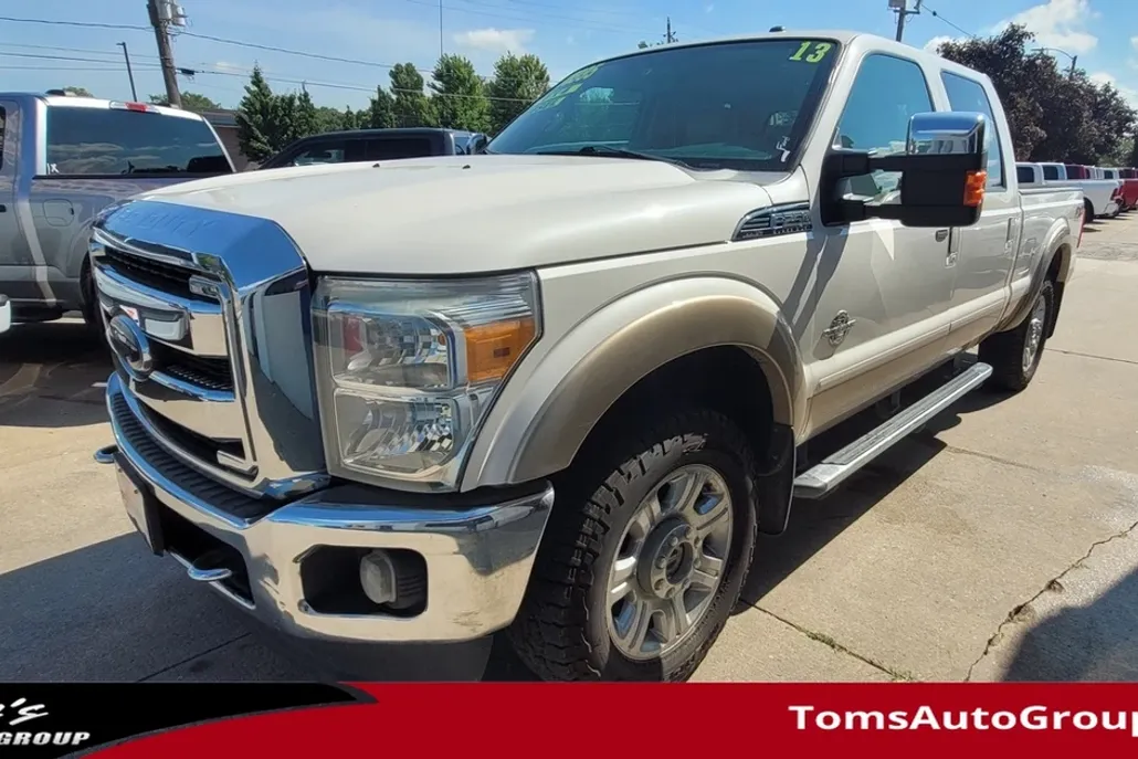 2013 Ford F-250 Lariat photo 1
