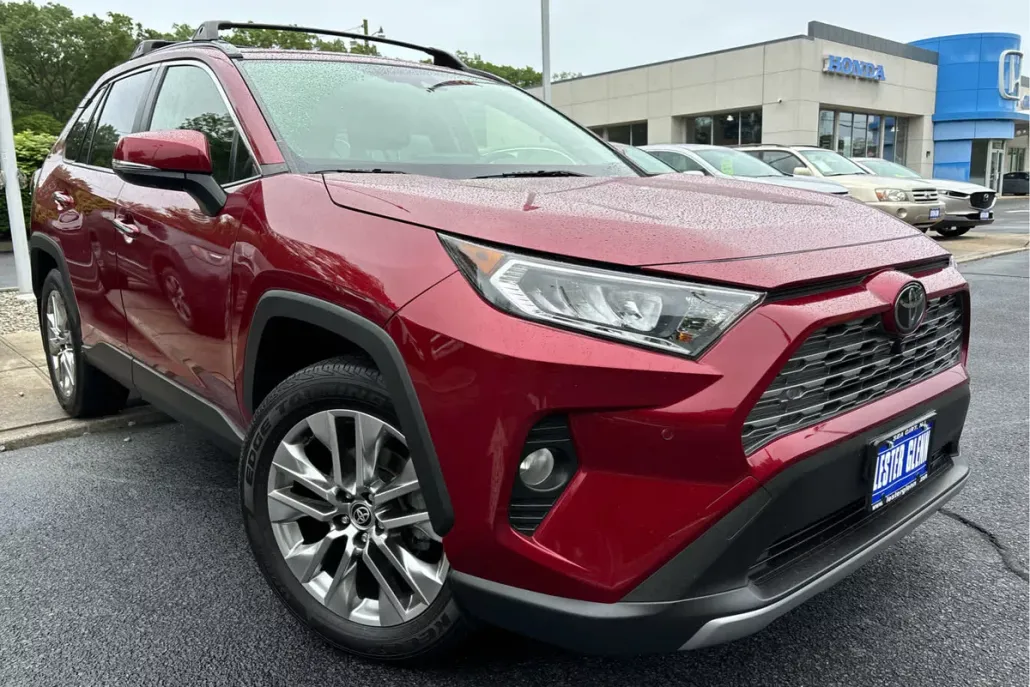 2020 Toyota RAV4 Limited photo 1