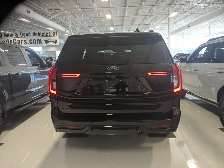 2025 Ford Expedition Platinum photo 1