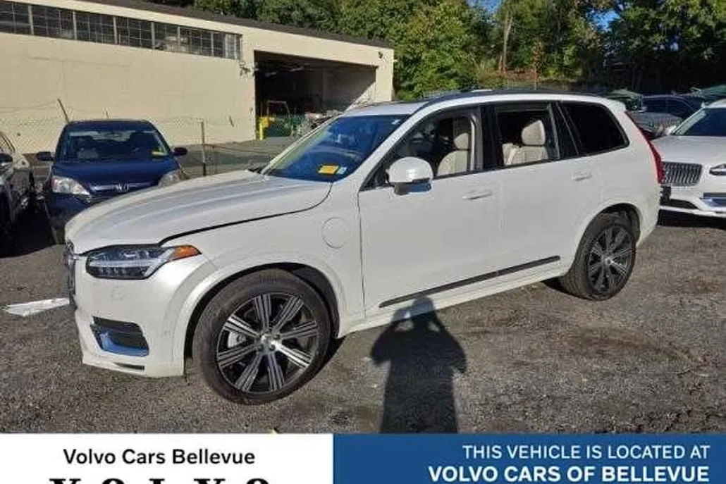 2024 Volvo XC90 T8 Ultimate photo 1