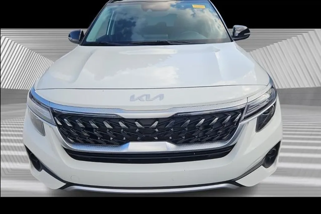 2023 Kia Seltos Nightfall Edition photo 1