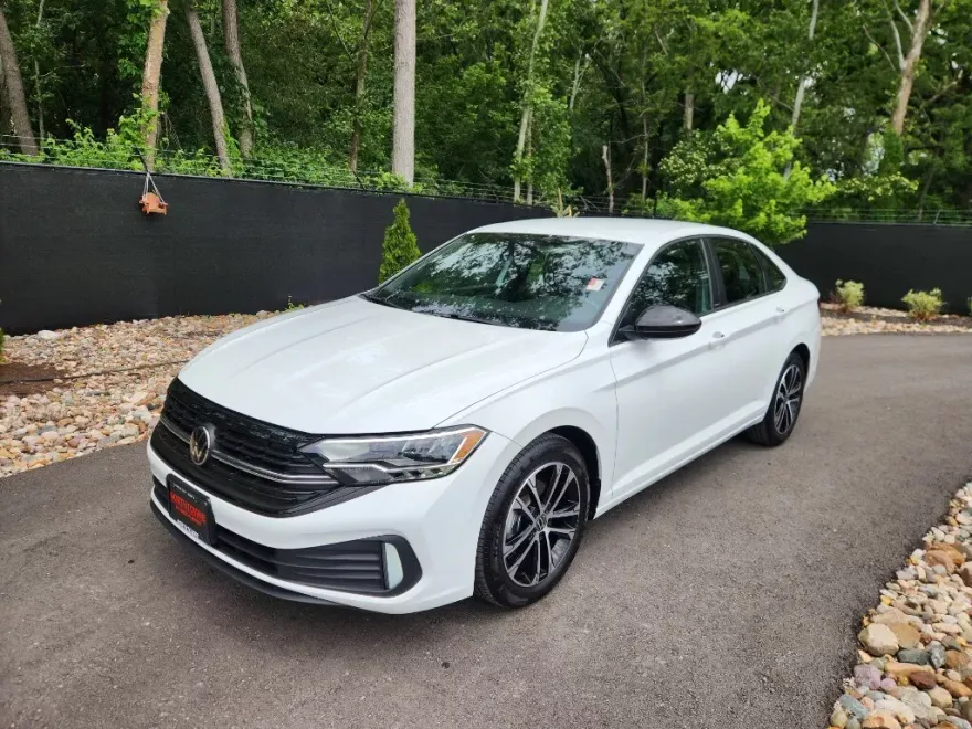 2024 Volkswagen Jetta 1.5T Sport photo 1