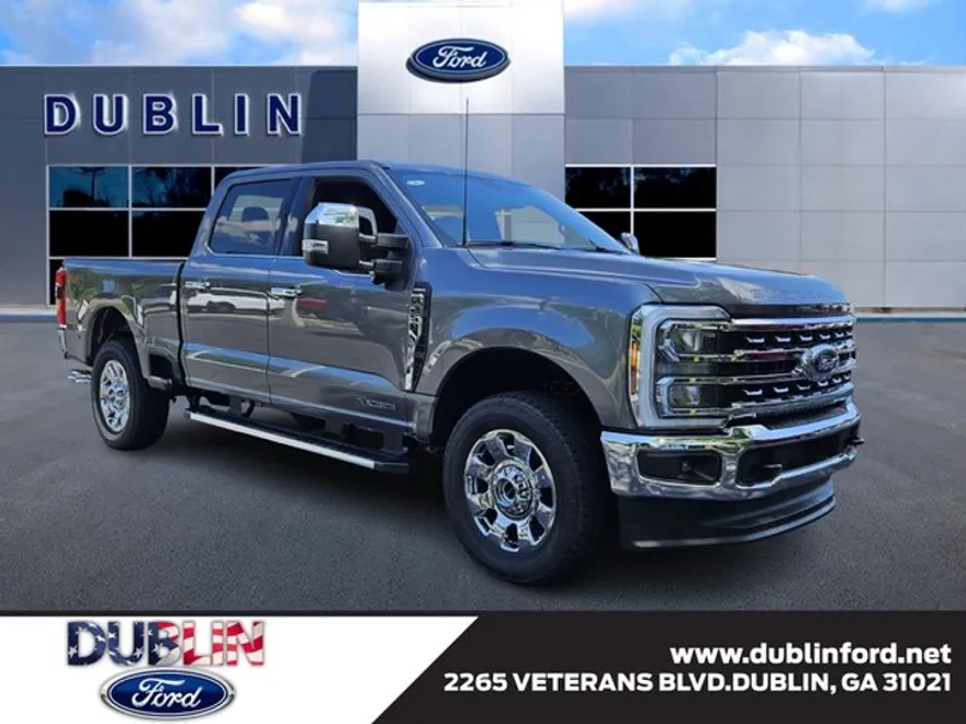 2025 Ford F-250 Lariat photo 1