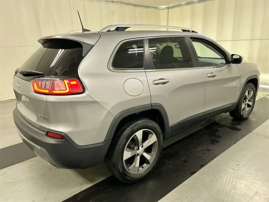 2019 Jeep Cherokee Limited photo 1
