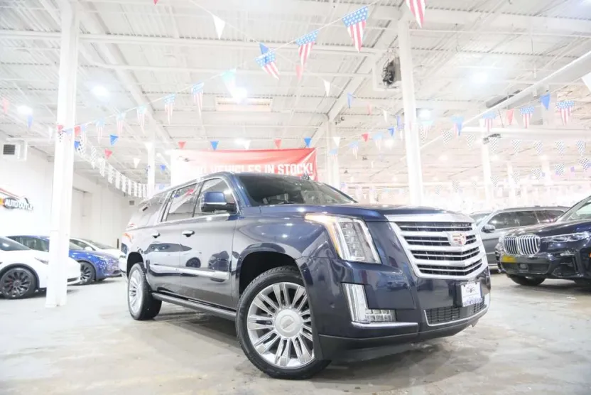 2017 Cadillac Escalade ESV Platinum photo 1