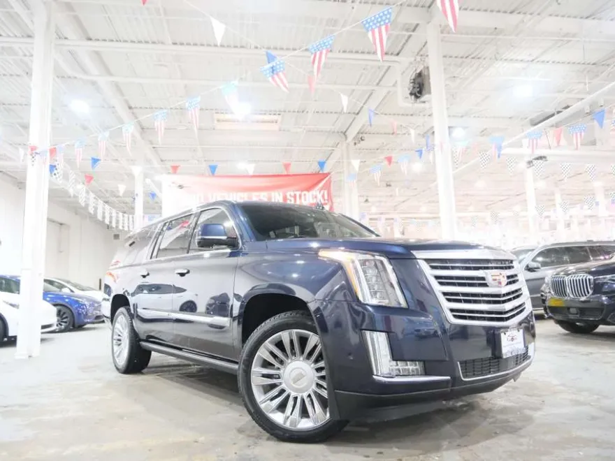 2017 Cadillac Escalade ESV Platinum photo 1