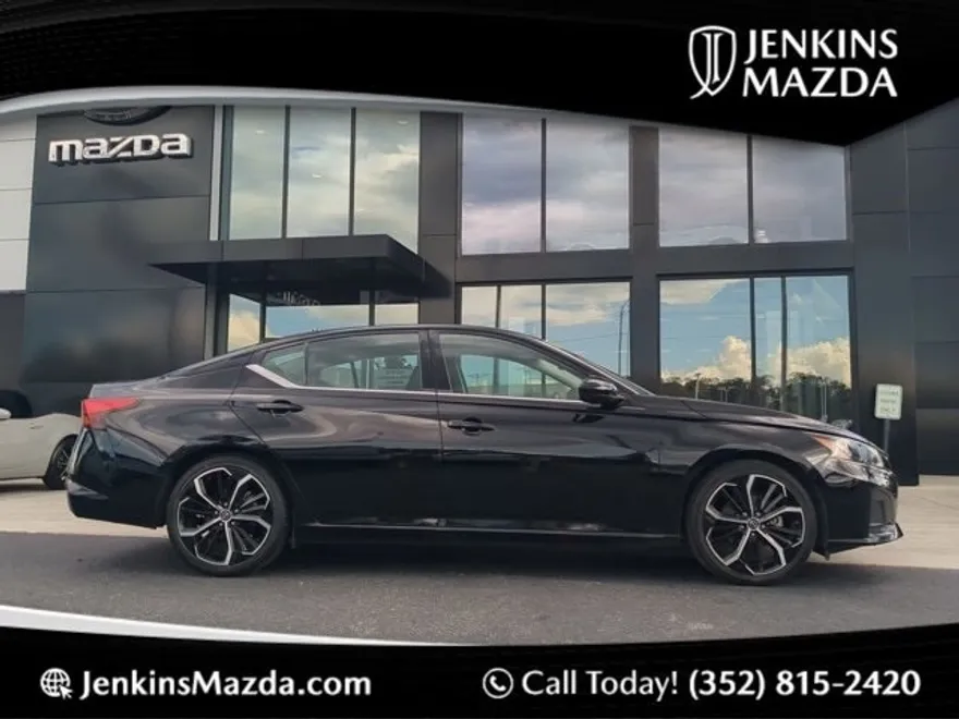 2024 Nissan Altima 2.5 SR photo 1
