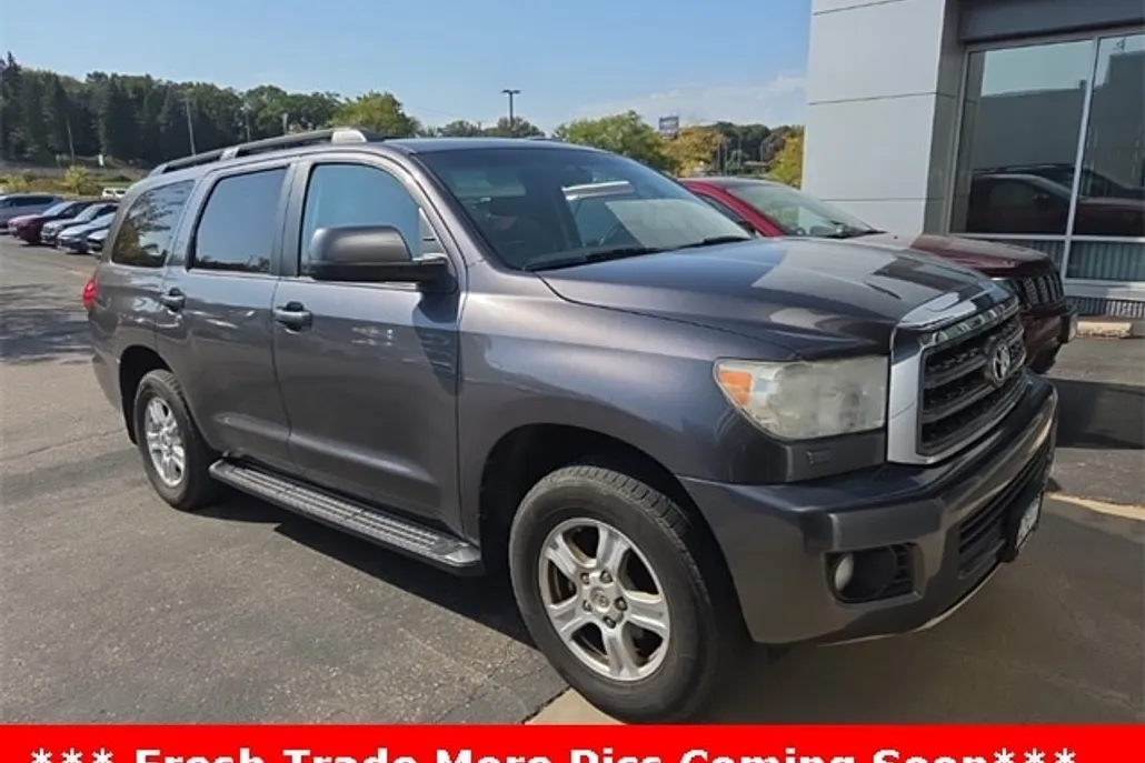 2014 Toyota Sequoia SR5 photo 1