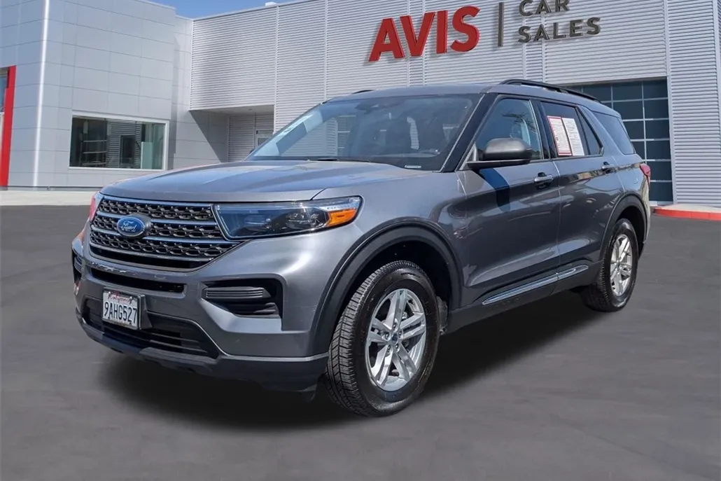 2022 Ford Explorer XLT photo 1