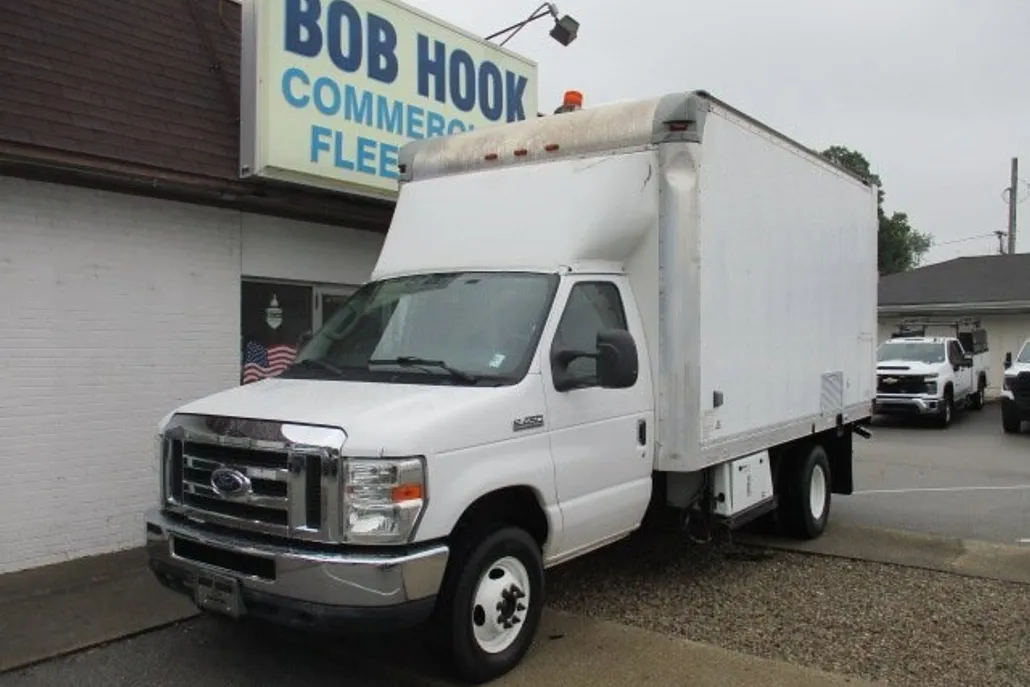 2016 Ford E-450 photo 1