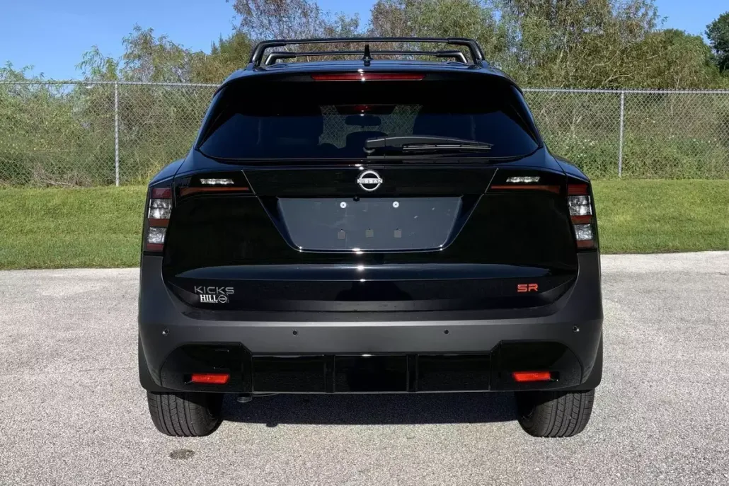 2026 Nissan Kicks SR photo 1