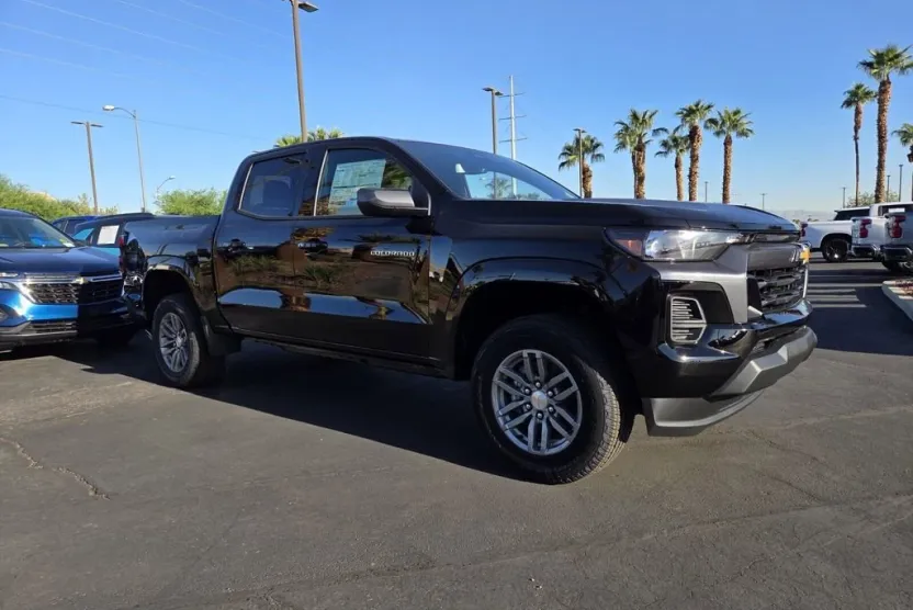 2026 Chevrolet Colorado LT photo 1