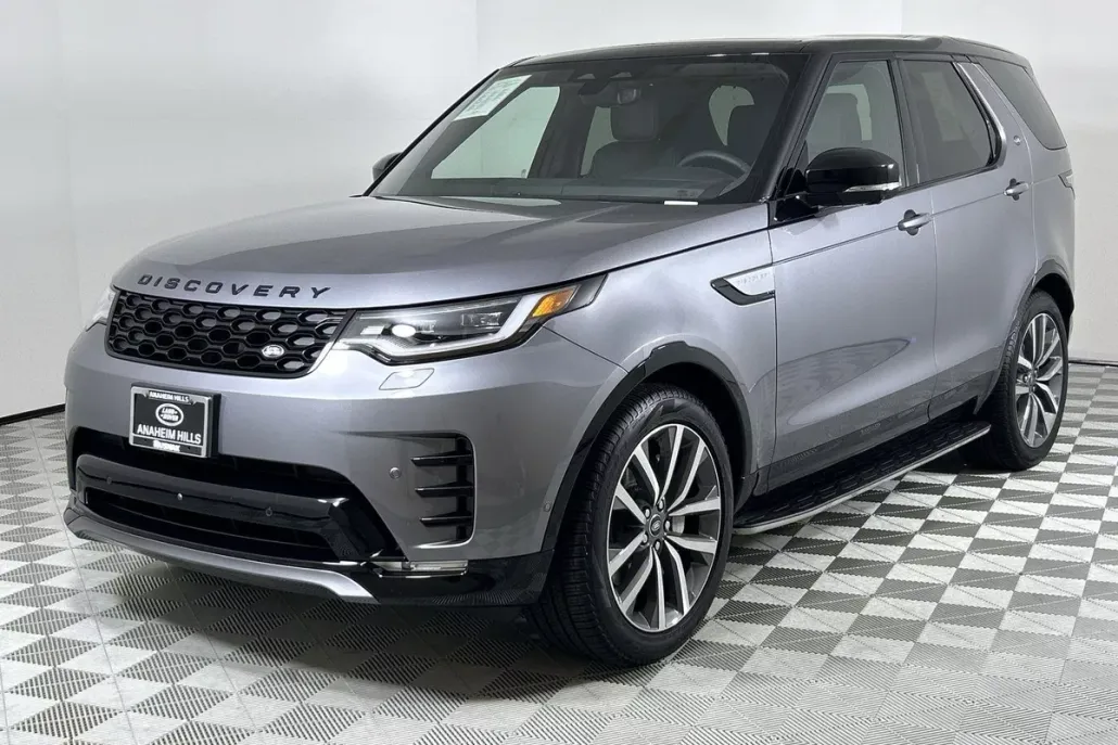 2025 Land Rover Discovery SE photo 1