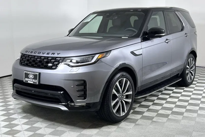 2025 Land Rover Discovery SE photo 1
