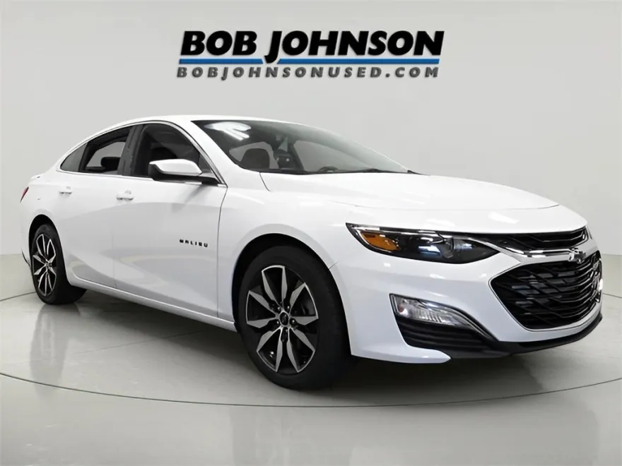 2022 Chevrolet Malibu RS photo 1