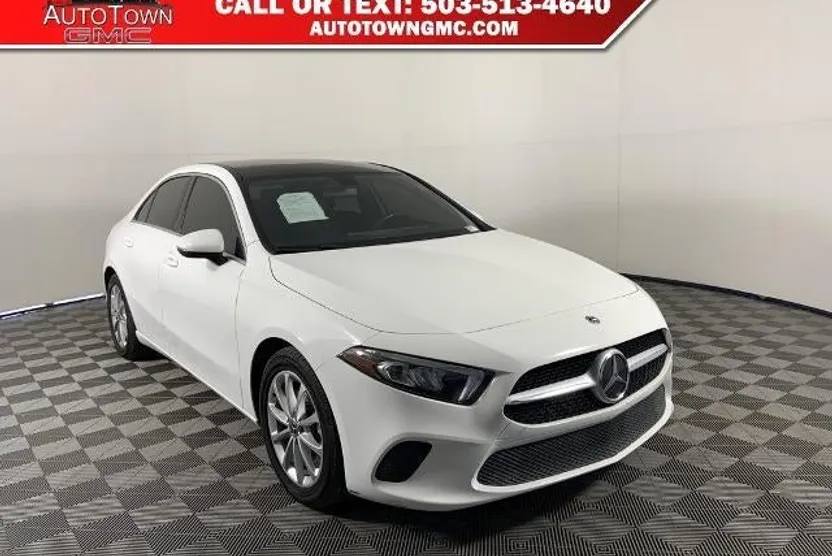 2021 Mercedes Benz A 220 photo 1