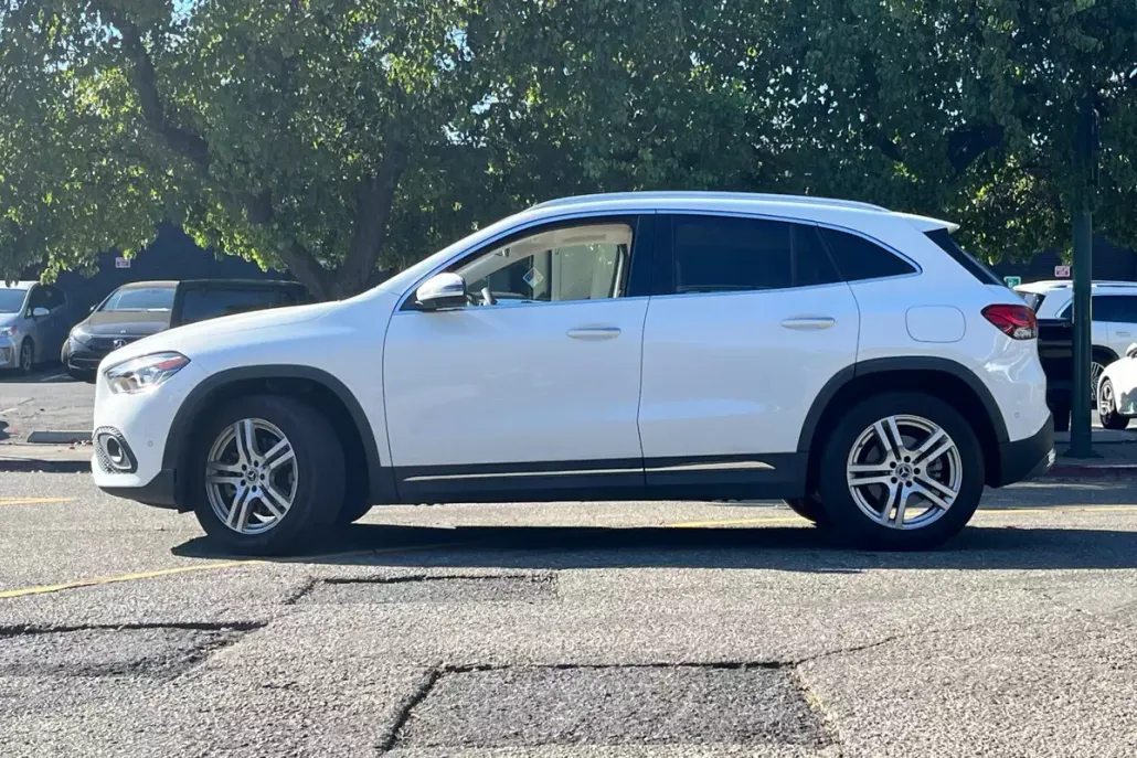 2022 Mercedes Benz GLA 250 4MATIC photo 1