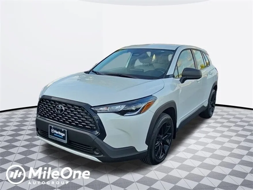 2024 Toyota Corolla Cross L photo 1