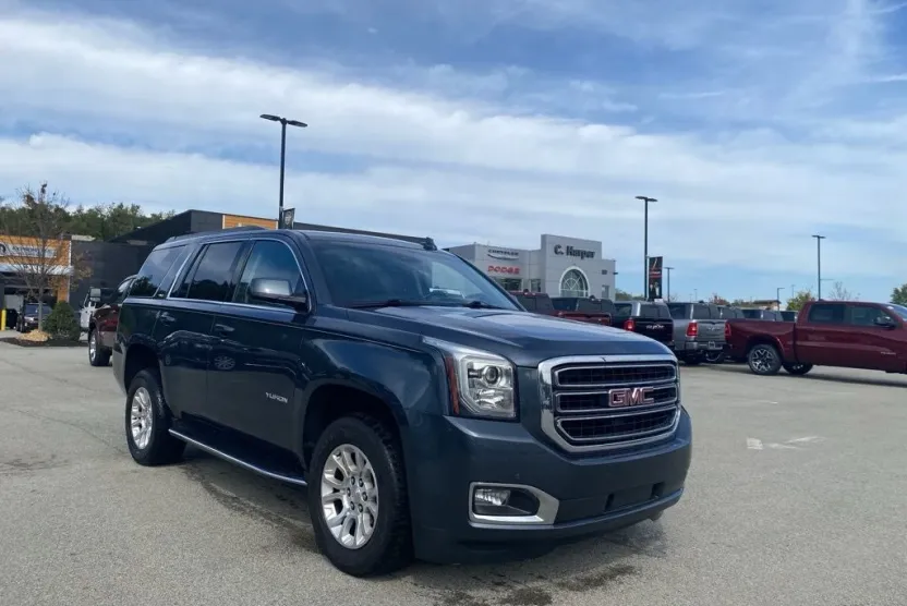 2019 Gmc Yukon SLT photo 1