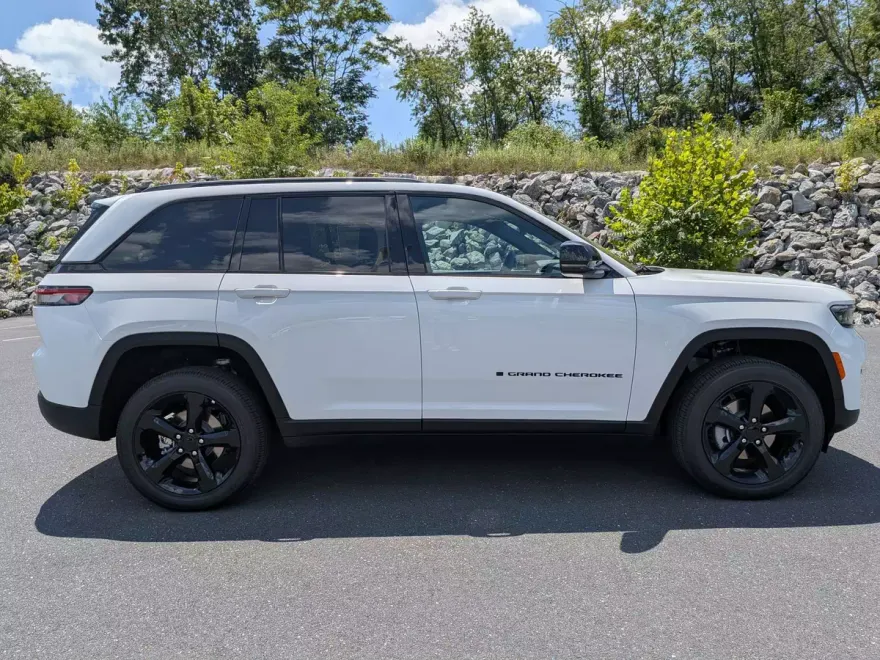 2025 Jeep Grand Cherokee Altitude X photo 1