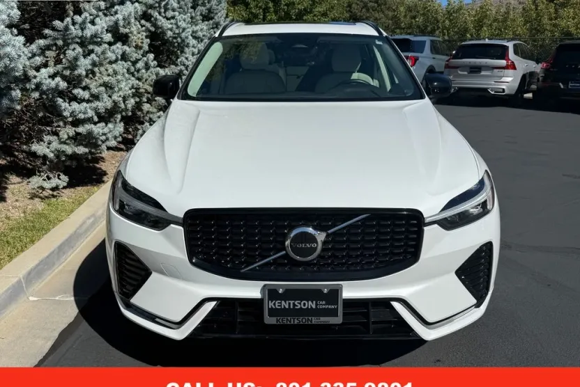 2024 Volvo XC60 Core photo 1