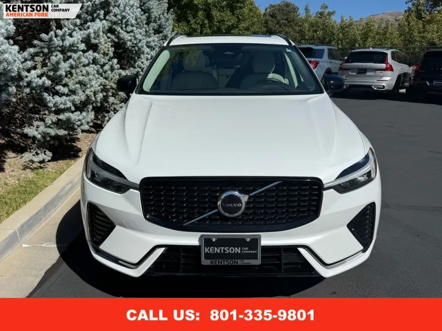 2024 Volvo XC60 Core photo 1