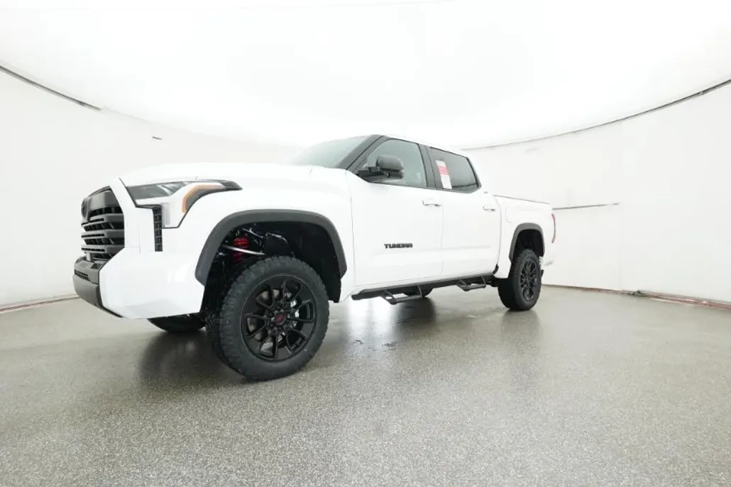 2025 Toyota Tundra SR5 CrewMax photo 1