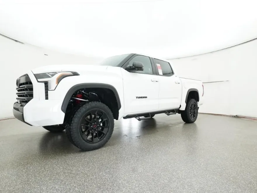 2025 Toyota Tundra SR5 CrewMax photo 1