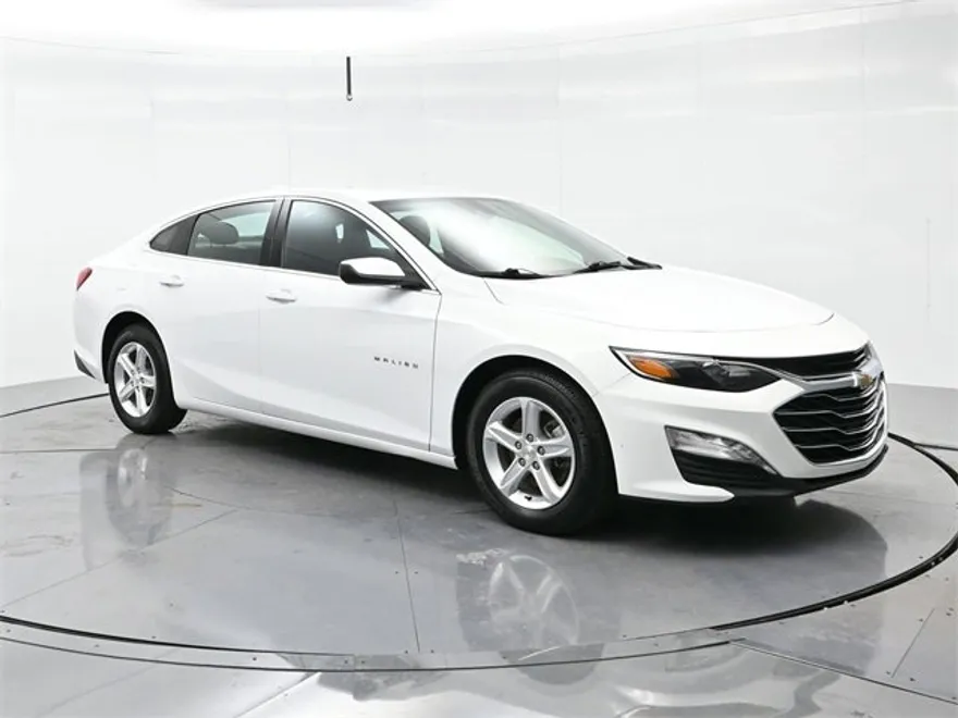 2024 Chevrolet Malibu 1LT photo 1