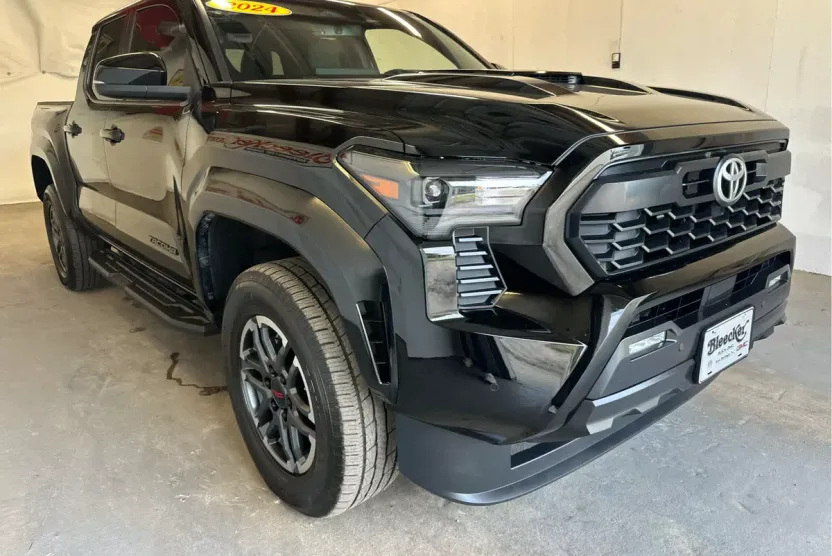 2024 Toyota Tacoma TRD Sport photo 1