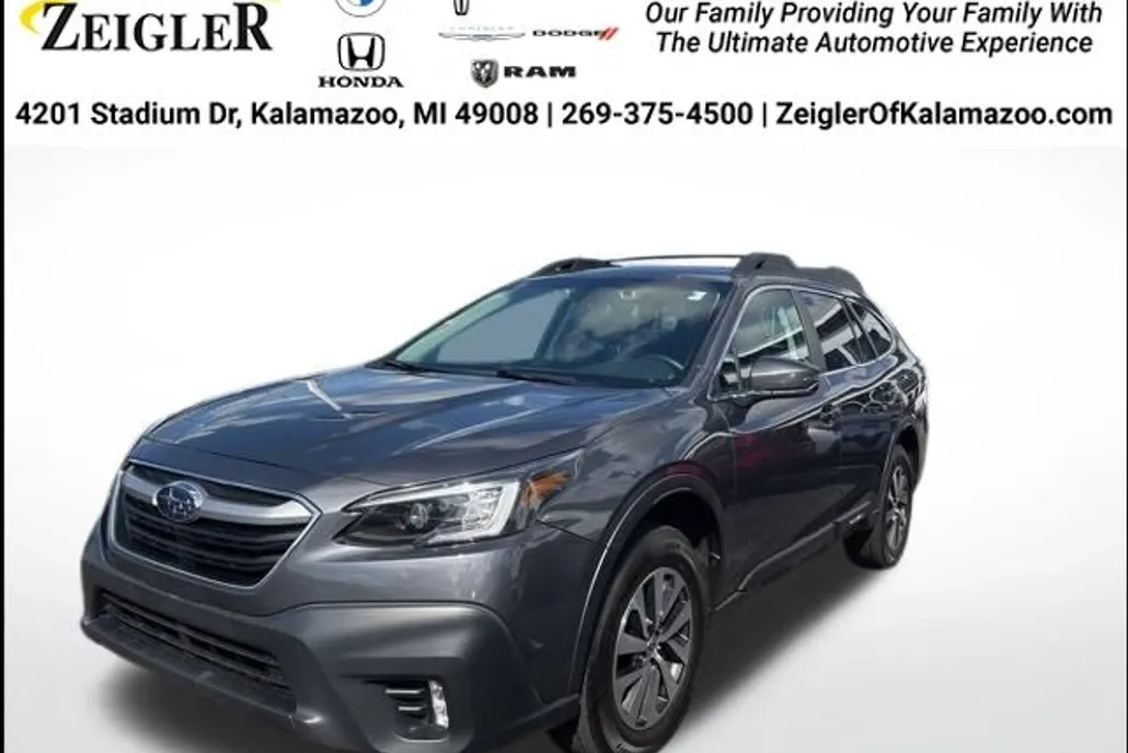 2020 Subaru Outback Premium photo 1