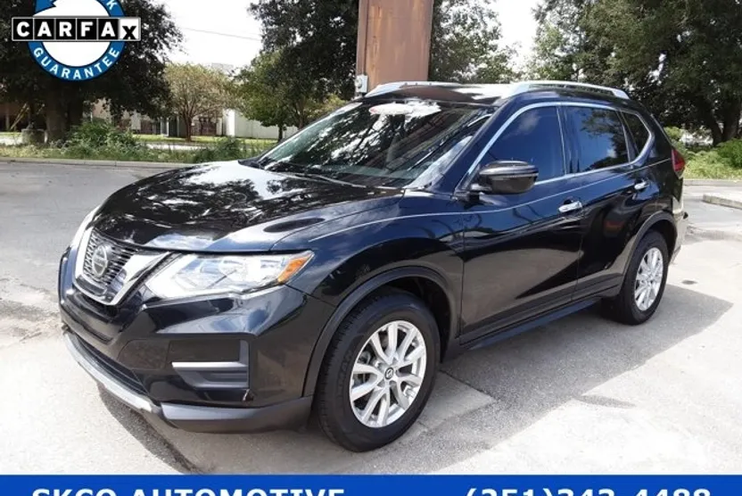 2018 Nissan Rogue SV photo 1