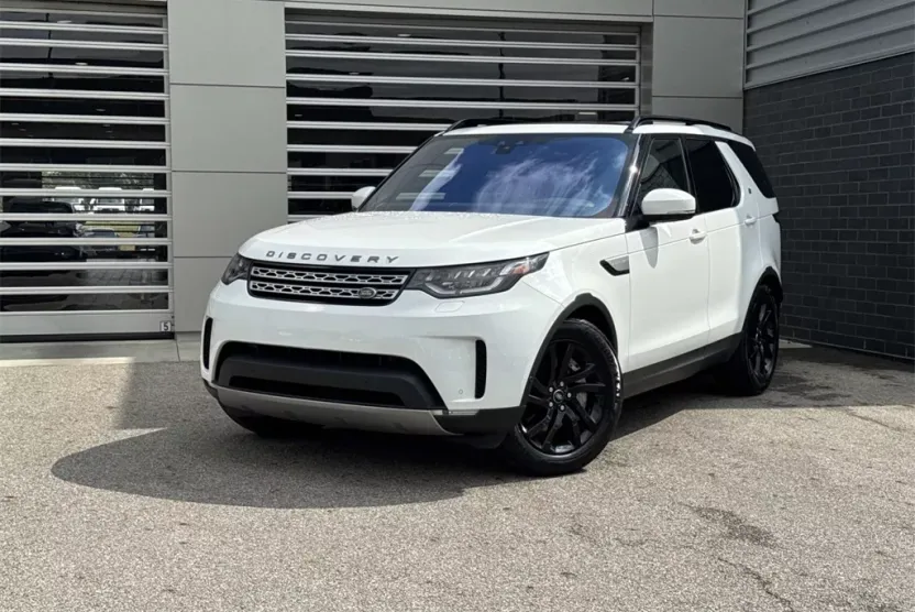 2020 Land Rover Discovery HSE photo 1