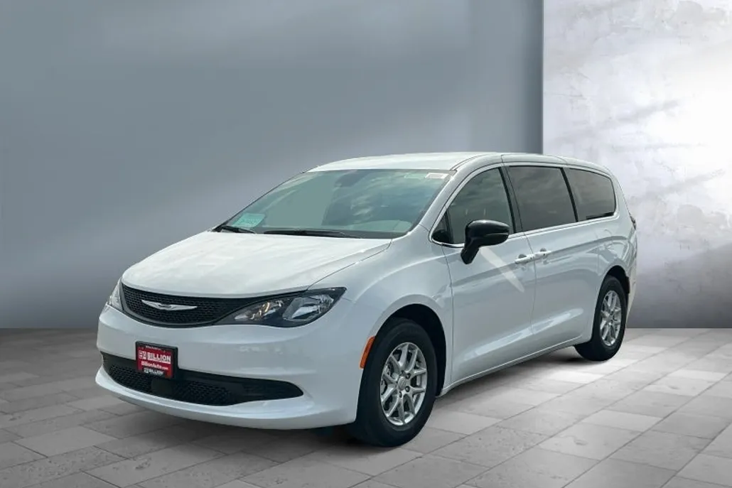 2026 Chrysler Voyager LX photo 1
