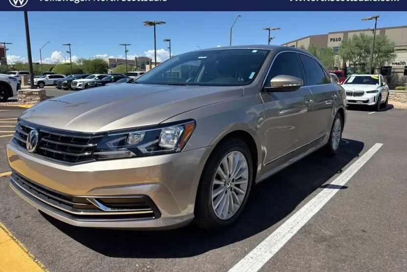 2016 Volkswagen Passat TDI SE photo 1
