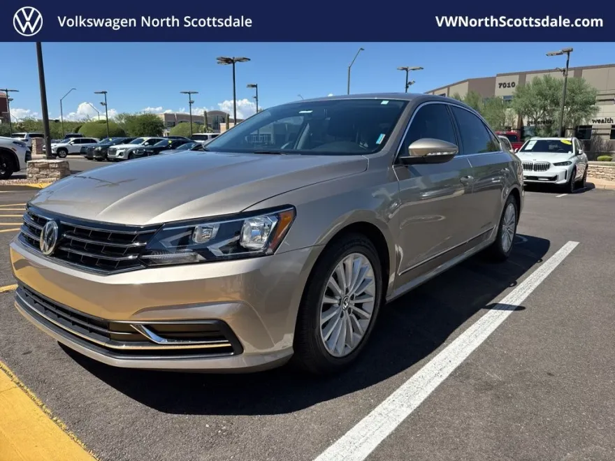 2016 Volkswagen Passat TDI SE photo 1