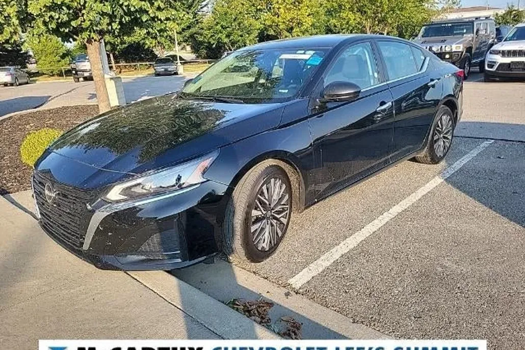 2024 Nissan Altima 2.5 SV photo 1